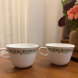 Vintage Set of 2 Spring Blossom Crazy Daisy White & Green Floral Cup Mugs by Corelle Pyrex