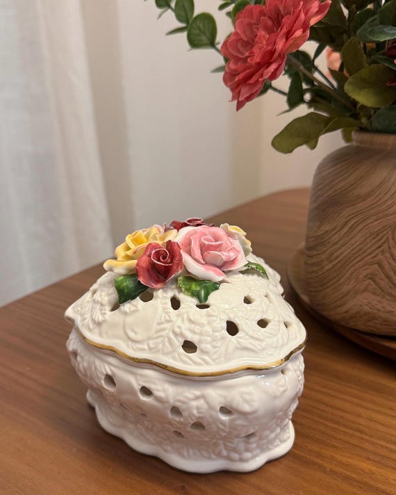 Vintage Heart Shaped Large Porcelain Cermaic Ivory White Trinket