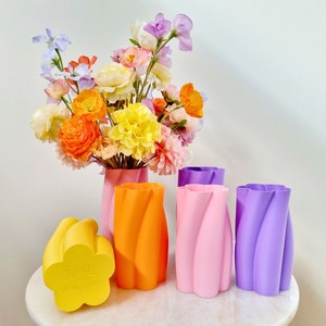 Personalized Wavy Pop Color Vase, 3D Printed Colorful, Artificial Flower Vase, Wedding Silk Flower Vase,Personalised Light Vase Gift for her