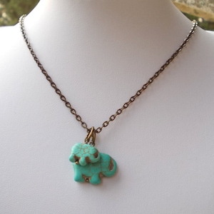 Türkis Elefant Halskette blau Stein Mutter und Kind Mädchen Junge Sohn Tochter Mama Baby Handarbeit Halskette geschnitzt Tier Ethno Bronze Messing
