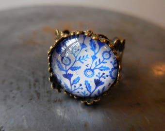 Delft blue ring, blue and white flower ring, filigree lace ring, gift for women, antique bronze ring adjustable glass dome, cocktail rings