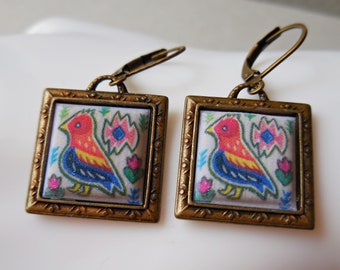 Bird earrings, bird cameo portrait earrings, frame picture bird jewelry, antique brass bronze vintage style pet animal gift bird print cute