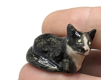 black and white cat figural bead