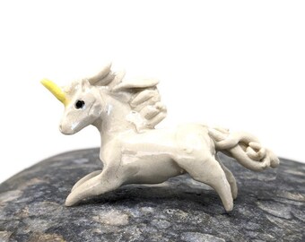 Figurine licorne miniature