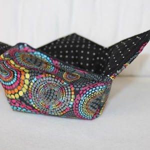 Reversible Quilted Microwave Bowl Cozy - Spiro Black Dots