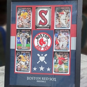 Cornice per carte da baseball dei Boston Red Sox / Espositore per cimeli sportivi personalizzato con colori della squadra, toppa autografata, regalo da collezione per i fan della MLB