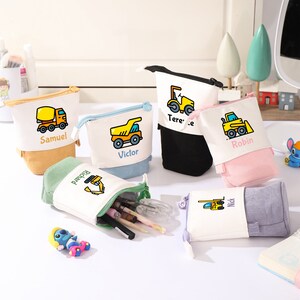 Aangepaste etui, etui en pennenhouder, pennenzakje met naam, kindercadeau met graverpatroon, terug naar school cadeau, cadeau voor kind