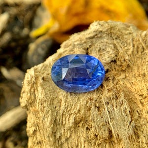 Stunning unheated Ceylon Cornflower Blue Sapphire 2.62 Carats, Natural Blue Sapphire, Oval Shape Clean Blue Sapphire, Unheated,  Birthstone