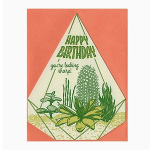cartão de aniversário tipográfico de terrário
