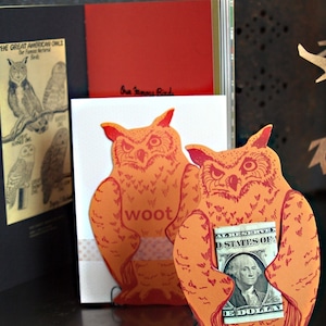 Carte typographique hibou découpée woot