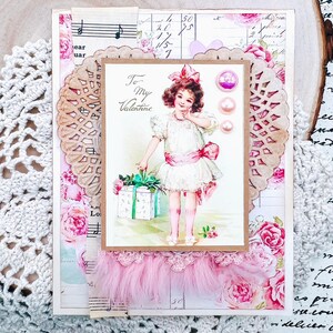 Tarjeta hecha a mano PARA MI SAN VALENTÍN con una chica de estilo victoriano shabby chic con corazones y plumas