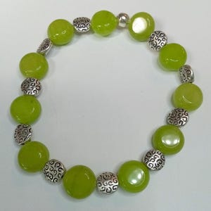 Green Disc Gemstone Stretch bracelet.
