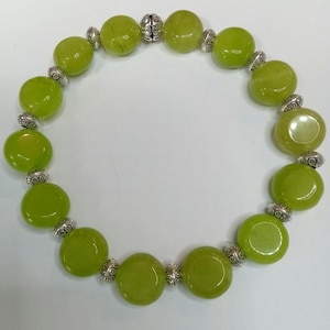 Green Disc Gemstone Stretch bracelet.