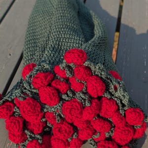 Handmade Bouquet Blanket - 64&quot; in diameter