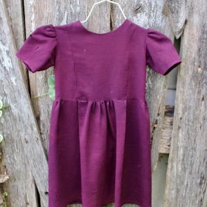 Vintage 1980&#39;s Era Amish Little Girl&#39;s Plum Dress