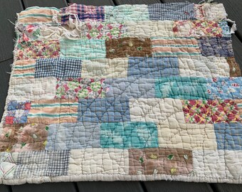 Vintage Well Worn Hand Quilted Sailboat Pattern Cutter Quilt Piece Set In Blue