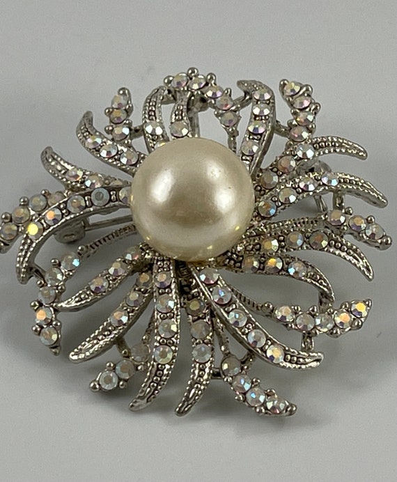 Vintage Ladies’ Silvertone, Rhinestone & Faux Pea… - image 5