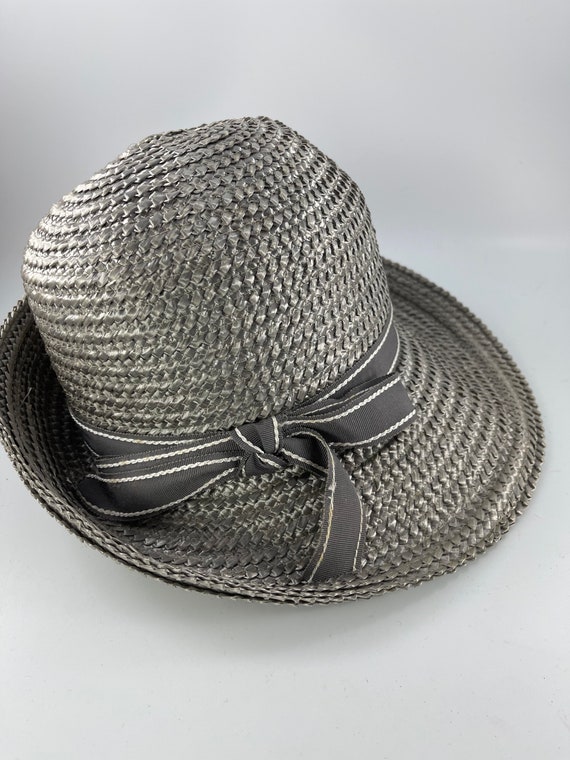 Vintage 1990’s Era Ladies’ Gray Straw Hat With Gr… - image 5