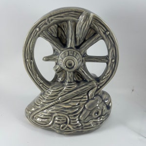 Vintage grau graue McCoy Wagon Wheel Western Themen Vase oder Pflanzgefäß