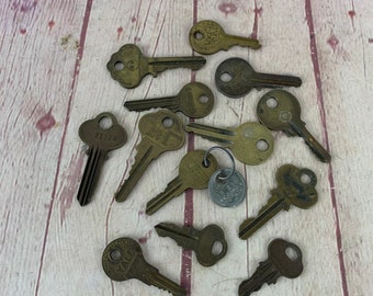 Lot of 13 Vintage Brass Keys Key Destash Altered Art