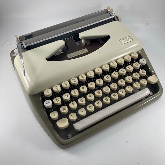 Vintage Triumph Adler Tippa German Portable Typewriter - Etsy