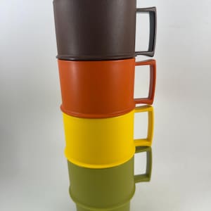 Vintage 3.5" Tall TUPPERWARE 1312 Coffee Mugs Cups Set of 4 Stackable