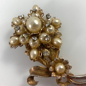 VIntage 1960's Era Flower Pin Faux Pearls Rhinestones image 5