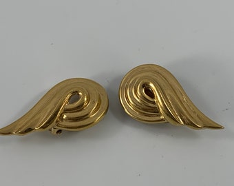 Vintage 1980’s Era Gold Tone Wings Clip On Earrings