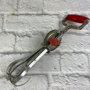 Vintage The Taplin Mfg. Co. Egg Beater Hand Mixer with Red Painted Wood Handle Eggbeater