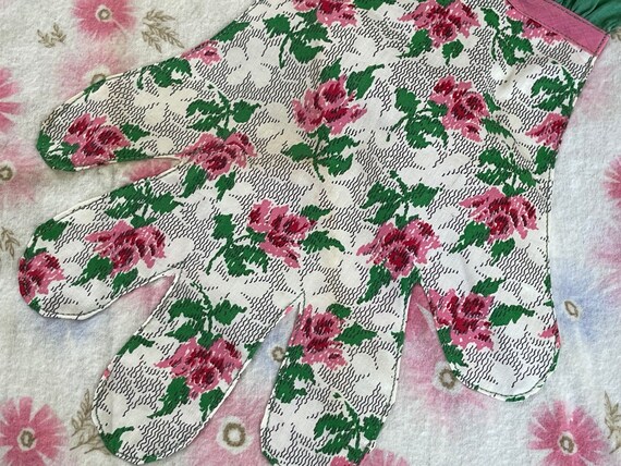 Vintage 1950’s Era Ladies’ Pink, Green and White … - image 3