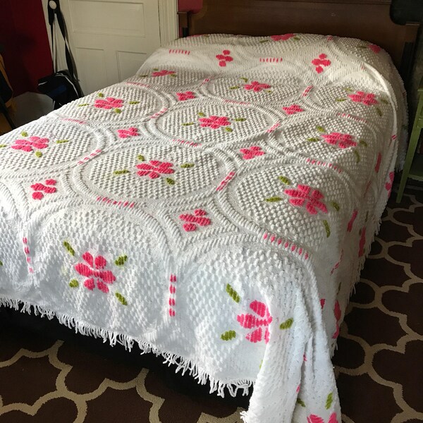 Vintage White and Pink Floral Polyester Chenille Bedspread
