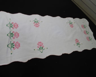 Vintage White Cotton Table Runner with Hot Pink Cross Stitch Embroidery Flowers