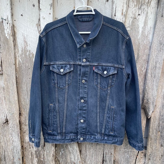 Vintage Men's Levi's Denim Trucker Jacket - image 1