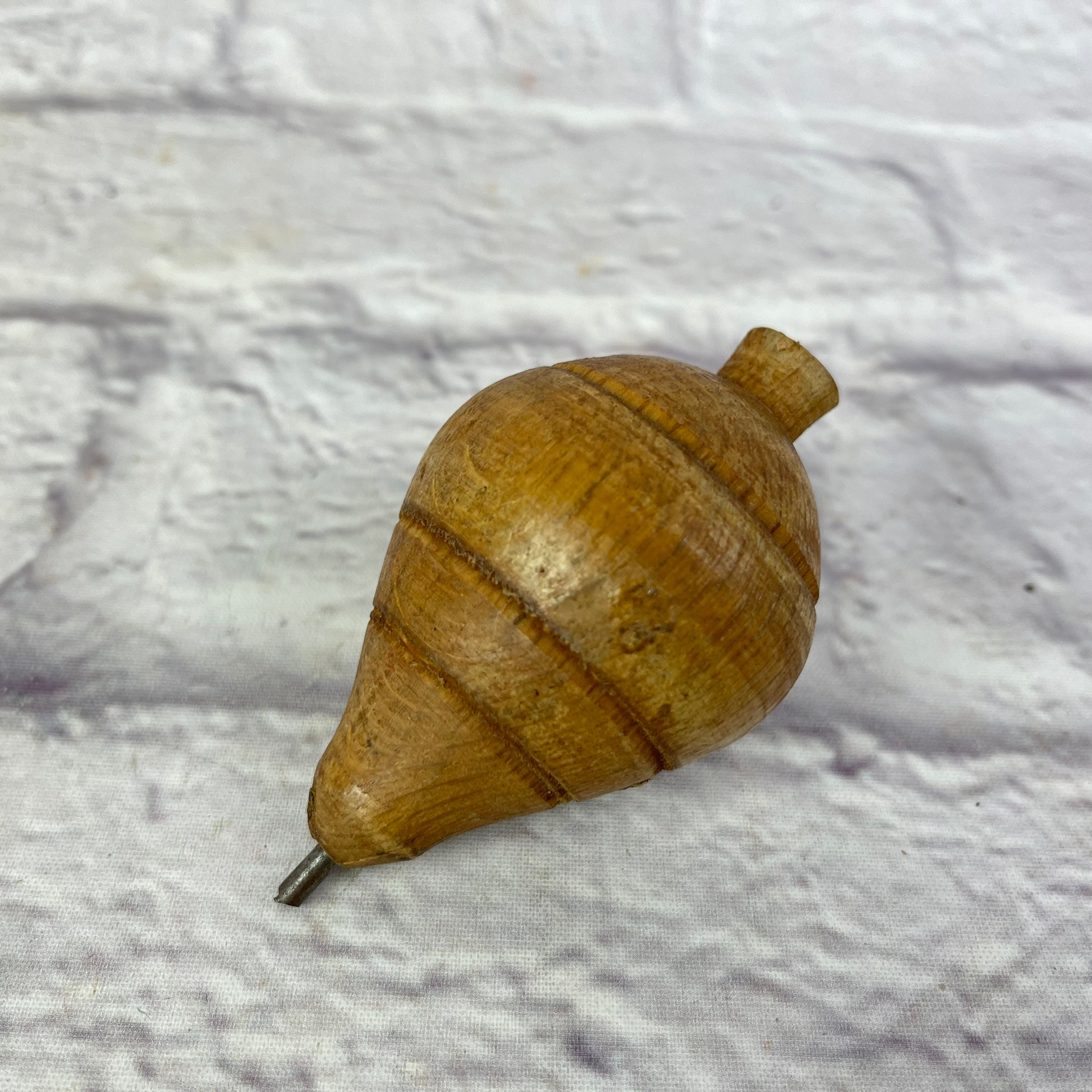 Antico vintage 1940 Era vecchio legno piano giocattolo in