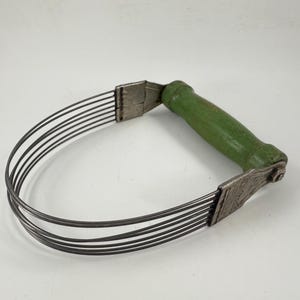 Antique/Vintage Green Wood Handle Androck Dough Cutter