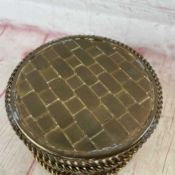 Vintage Round Basket Weave Design Brass Box Jewel… - image 9