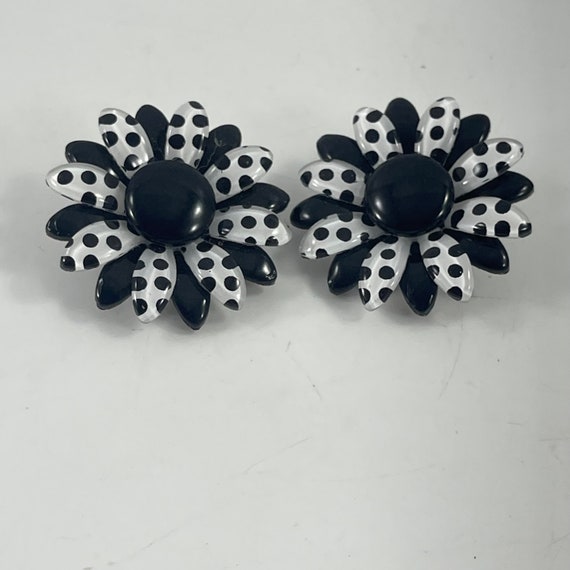 Pair of Vintage Black and White  Plastic Floral C… - image 2