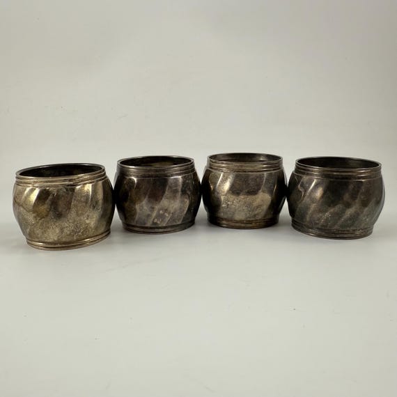 イギリス　アンティーク　ナプキンリング４個 ヴィンテージ シルバーメッキ ナプキンリング 4 個 - Etsy 日本