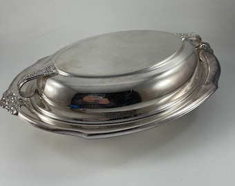 Fuente de servir antigua de plata con tapa