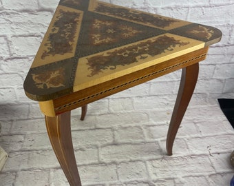 Beautiful Vintage Italian Wood Reuge Inlaid Wood Triangle Shaped Small Table Jewelry Box Music Box