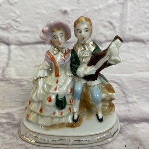 Vintage Small Courting Couple Occupied Japan Figurine