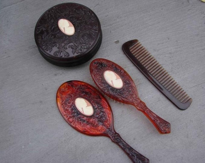 VINTAGE AVON CAMEO COMB BRUSH MIRROR and POWDER JAR Etsy