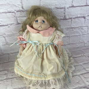 Vintage 1991 Gimme A Hug Sad Pouty Vase Doll Cloth Body Unique Face