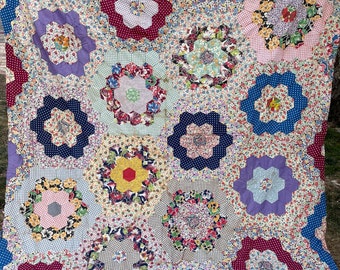 Hand Quilted Quilt Flower Garden Quilt Scalloped Edge Quilt Quilted Wallhanging Mauve and Marsala Quilt Gifts For Her,