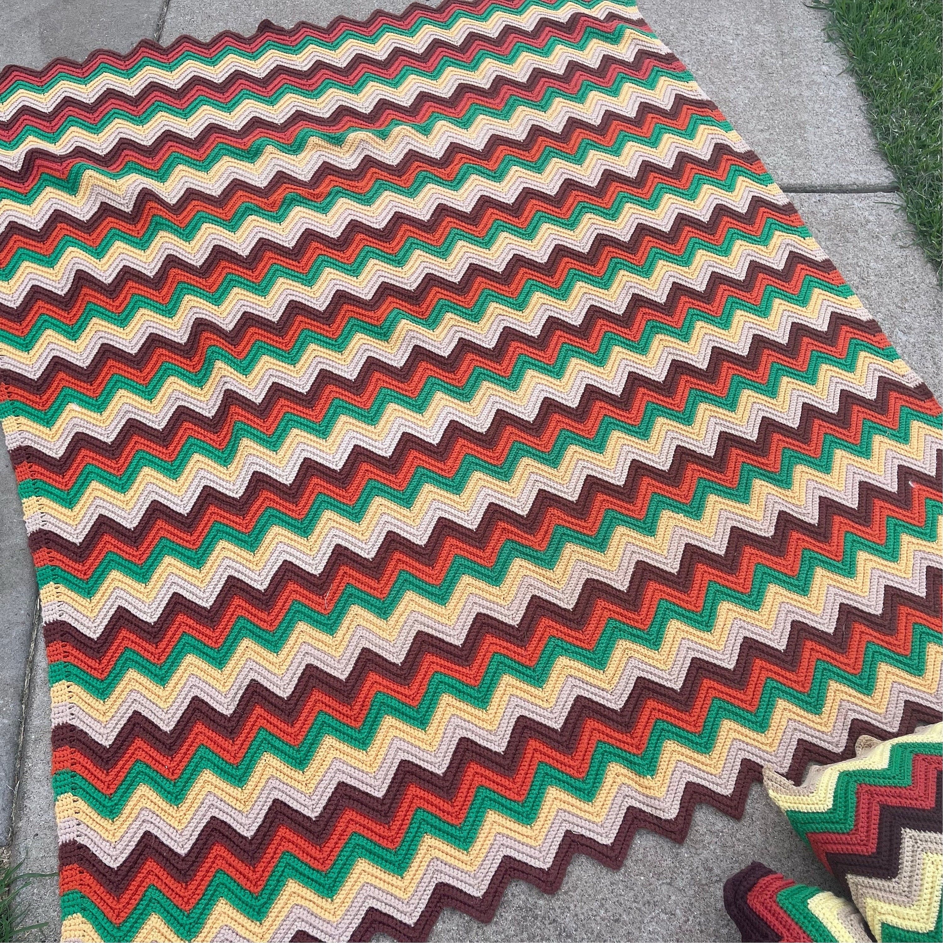 Vintage Hand Crochet Zig Zag Pattern Afghan and Matching Pillows - Etsy