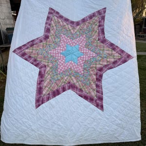 VIntage Bursting Star Quilt