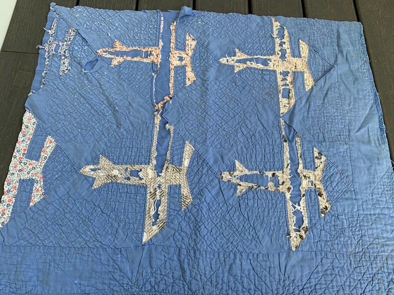 Vintage Well Worn Hand Quilted Sailboat Pattern Cutter Quilt Piece Set In Blue