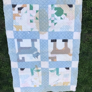 Vintage Blue and White Animal Blocks Child&#39;s Quilt