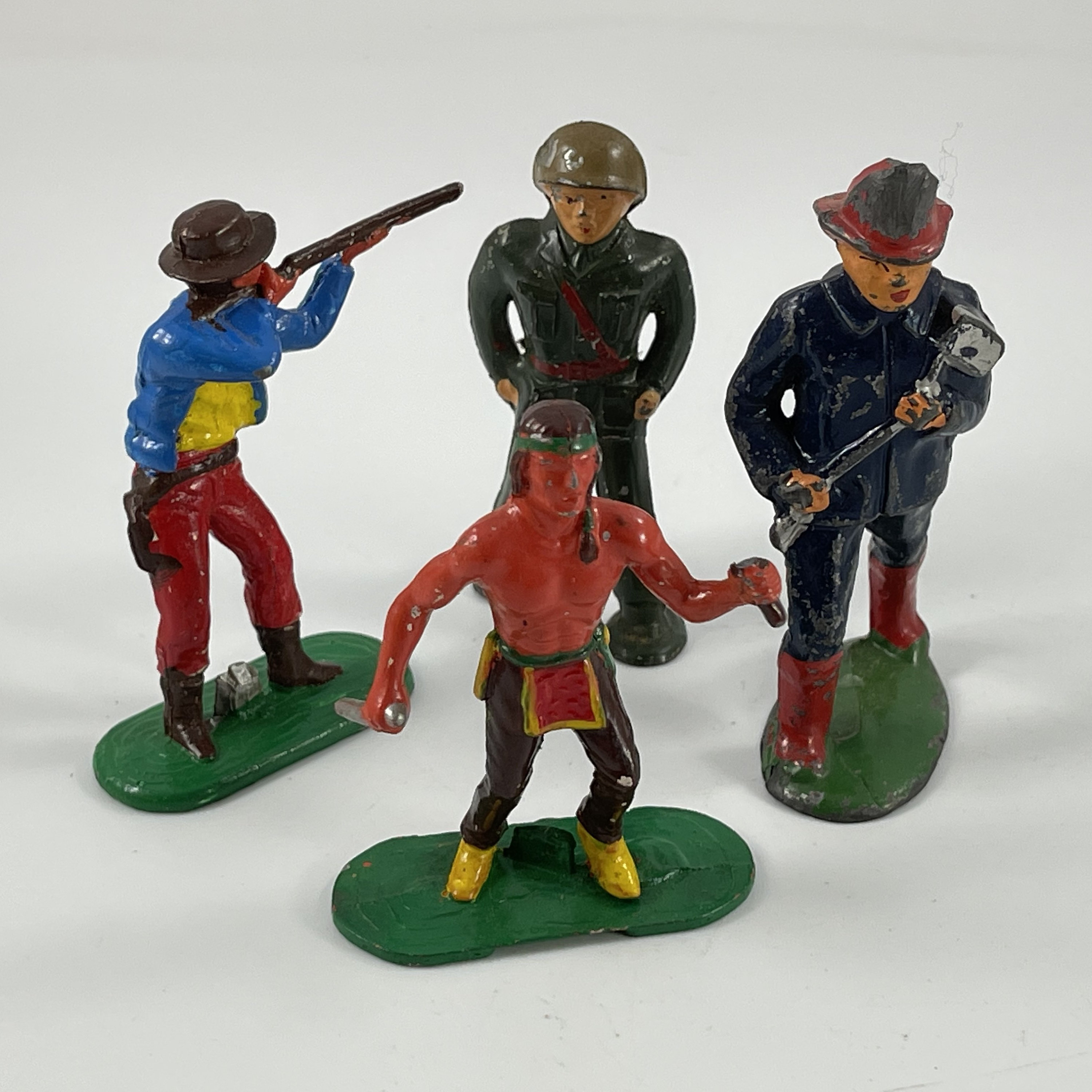ドイツ　1940-50年代　ビンテージ　インディアン フィギュア。 ドイツ 1940-50年代 ビンテージ インディアン フィギュア。 【公式通販】
