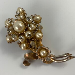 VIntage 1960's Era Flower Pin Faux Pearls Rhinestones image 3